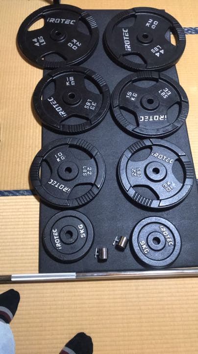 スクワットラック(ベンチプレス台)とバーベルのセット