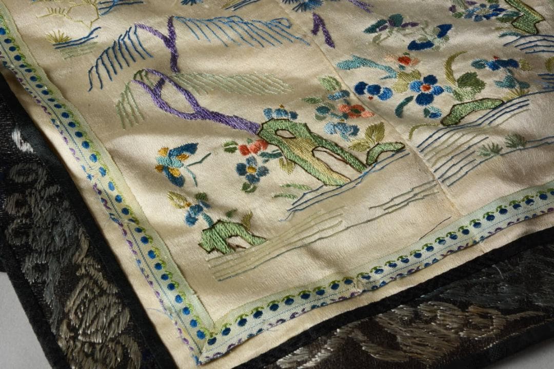 【珍】　★ 亭台人物図繍片 ★　民国時期　刺繍 山水紋 仕女紋　民間織繍