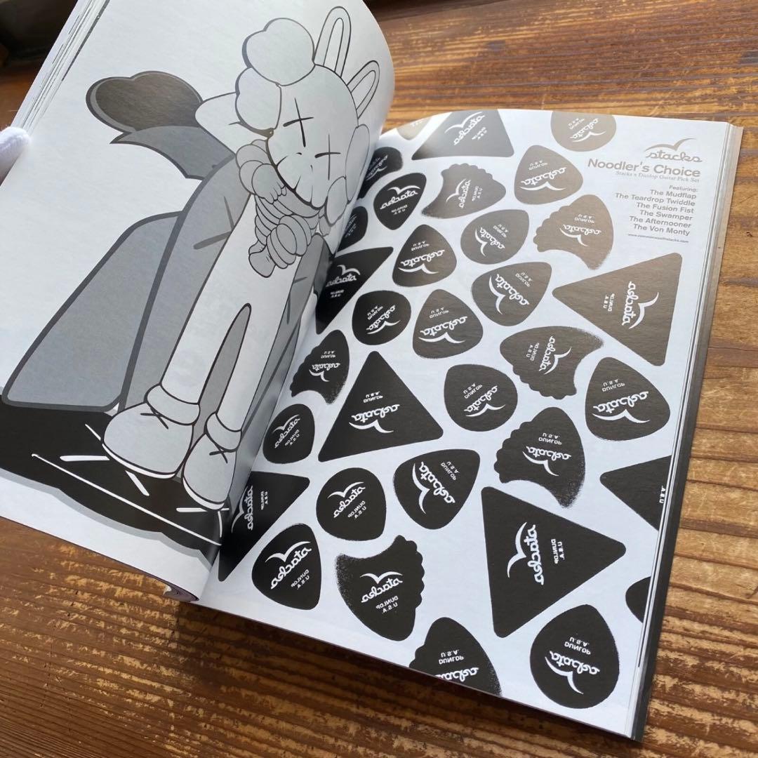 KAWS ARKITIP Magazine カウズ 1000部限定 雑誌 写真集