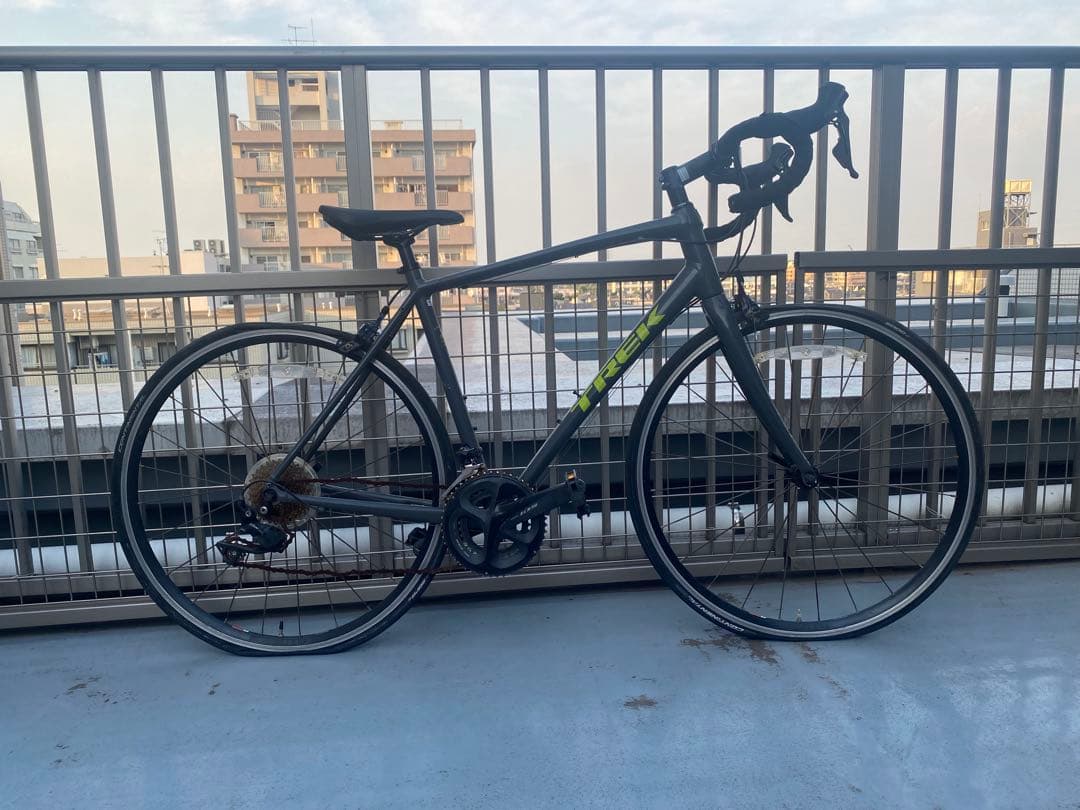 ブータン　中古　TREK Domane AL 5 ロードバイク グレー