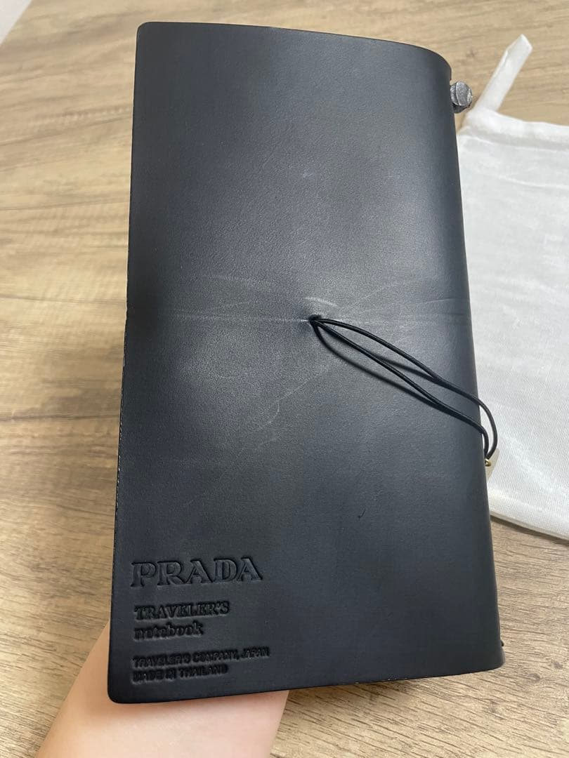 トラベラーズノート　PRADA レギュラーサイズ　BLACK ブラスタグ