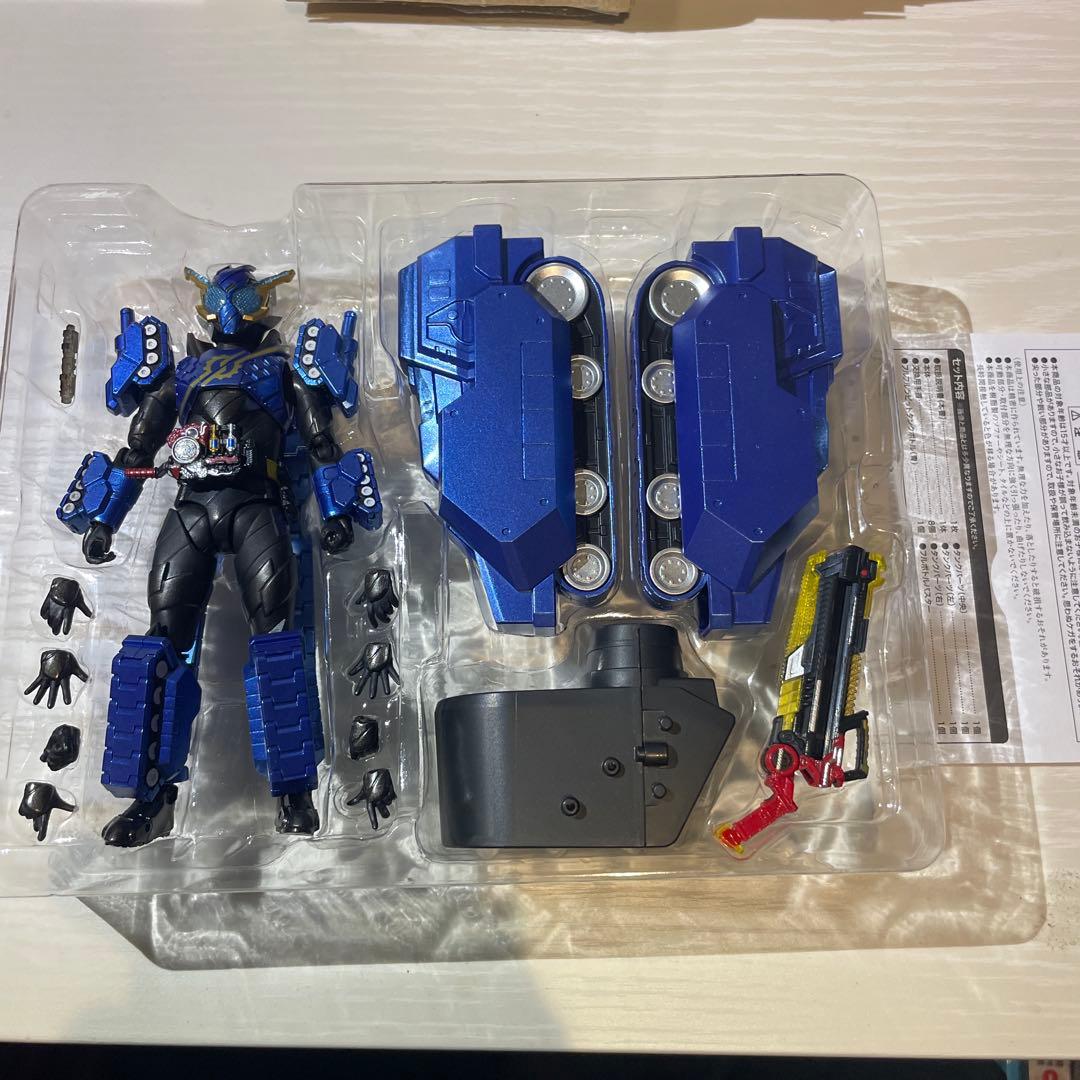 S.H.フィギュアーツ　仮面ライダービルド　タンクタンクフォーム