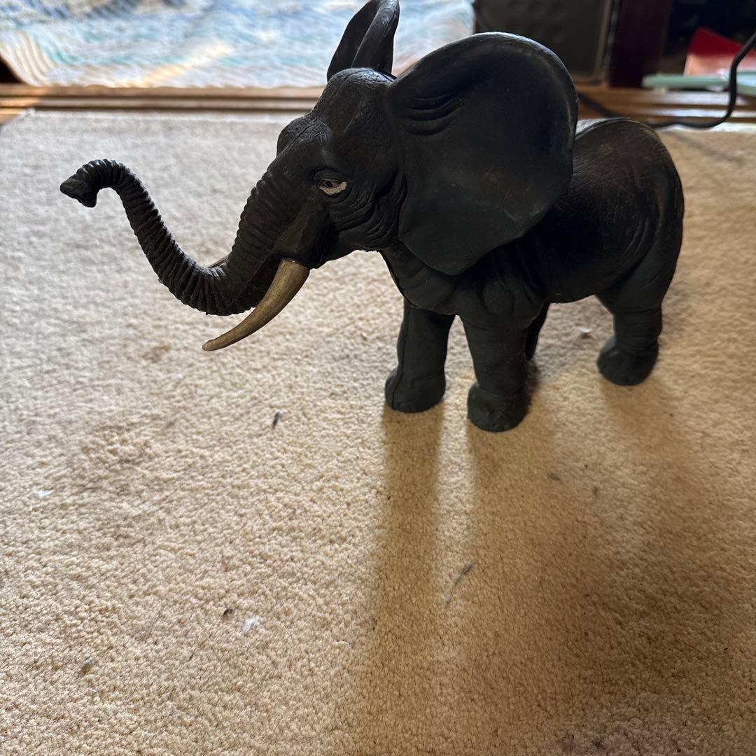 希少　ディズニーゾウ置物　約15cm