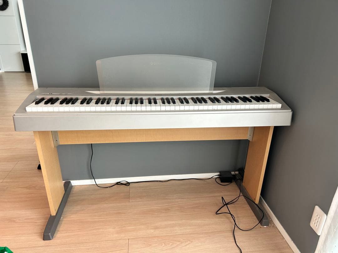 ヤマハYAMAHAelectronicpianop-60シルバー 88電子ピアノ