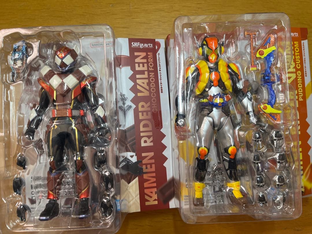 S.H.Figuarts 仮面ライダー ヴァレン&仮面ライダーヴラム　特典付き
