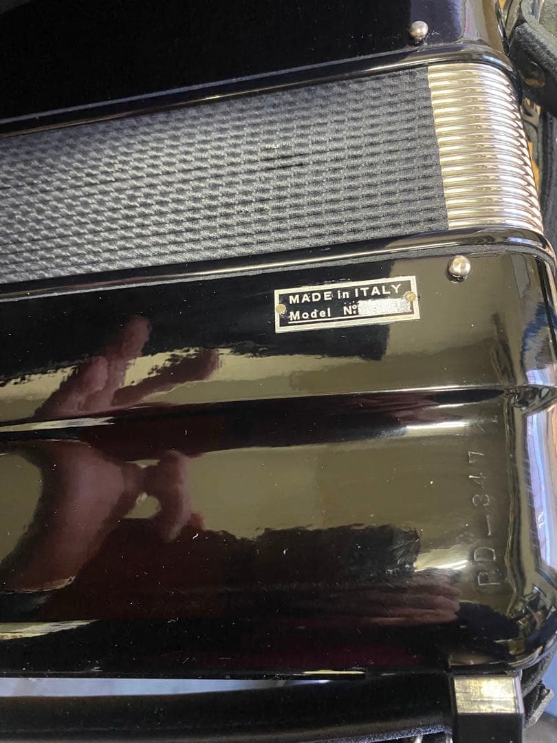 GHERRNI 41鍵軽量9.5k赤蛇腹即演奏可同じ型でも黒スイッチ優れたリ-ド