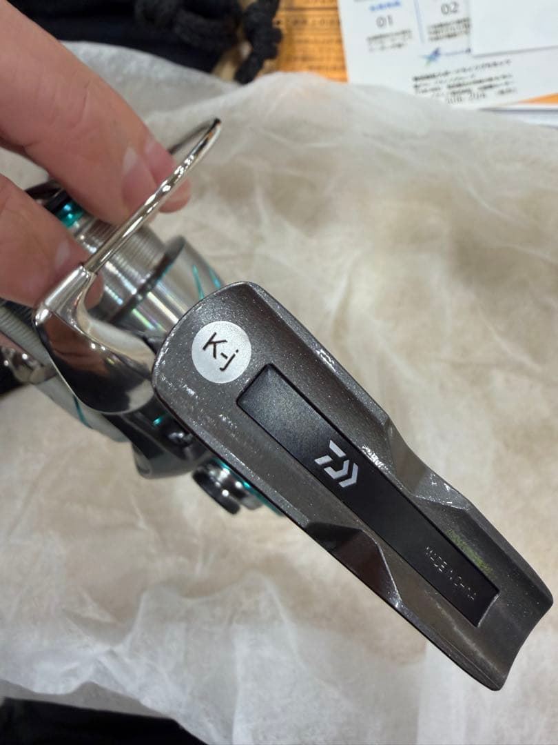 新品　ダイワ スピニングリール 25エメラルダス AIR LT2500S