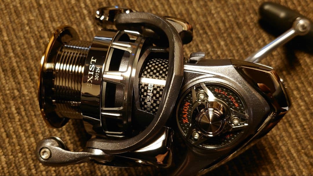 希少番手美品ダイワ 12イグジスト 3012H SLP RCS 22 18 15