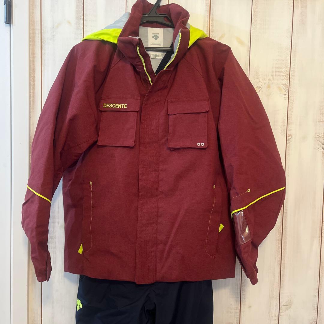 超美品　160 DESCENTE スキーウェアセット