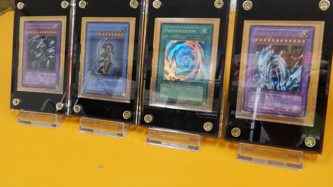 究極竜騎士セット！　1/2インチスクリューダウン付き　遊戯王カード