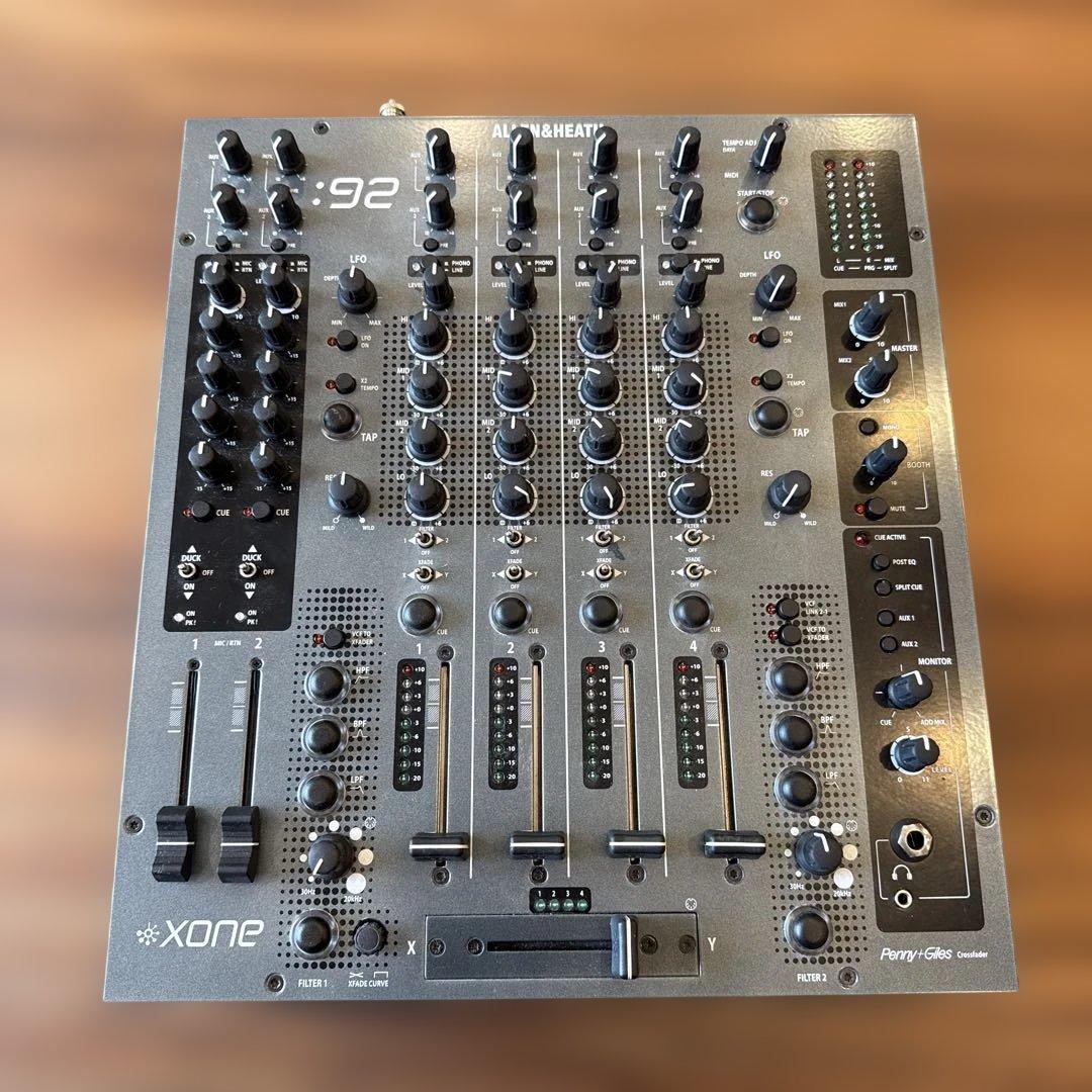 Xone:92 DJアナログミキサー 4チャンネル