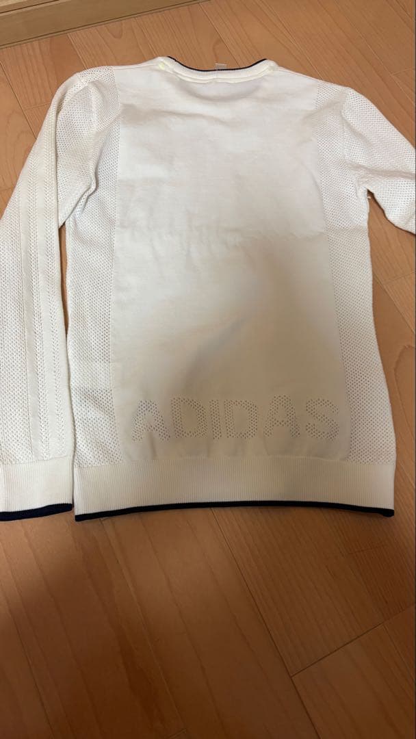 ホワイトメッシュ長袖トップスとスカートセット アディダス ゴルフ