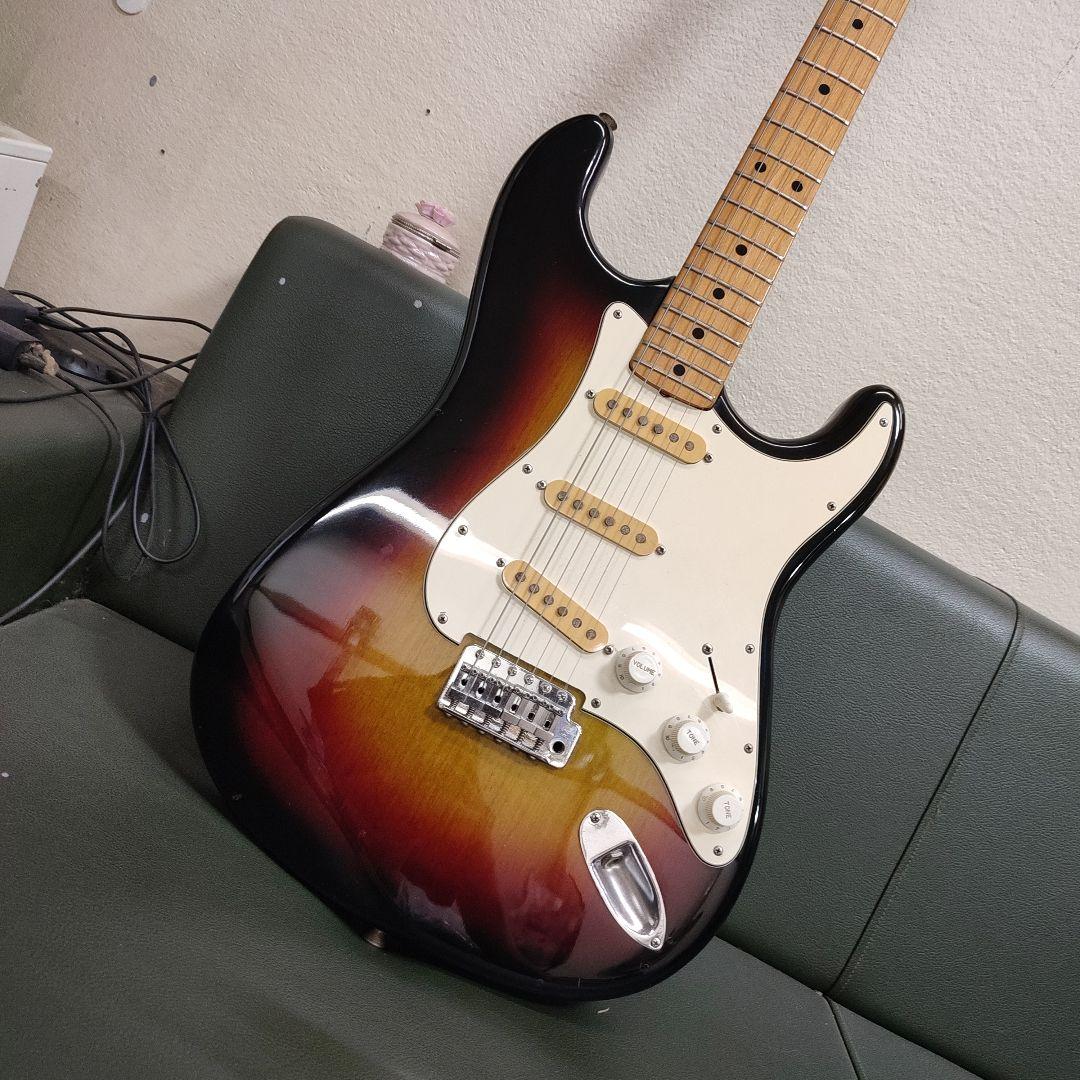 Fresher Straiter エレキギター サンバースト