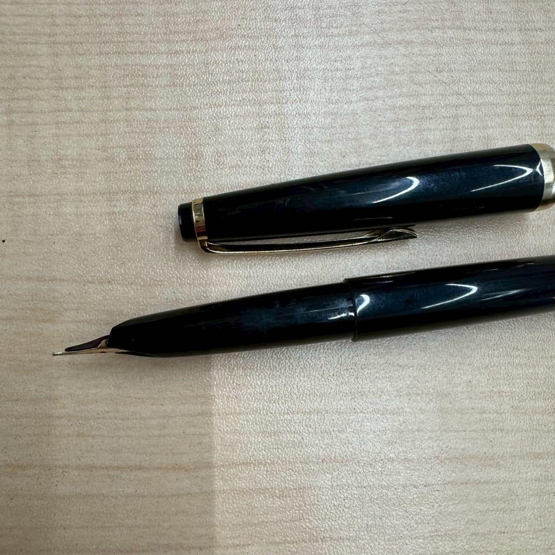 PILOT 万年筆　黒