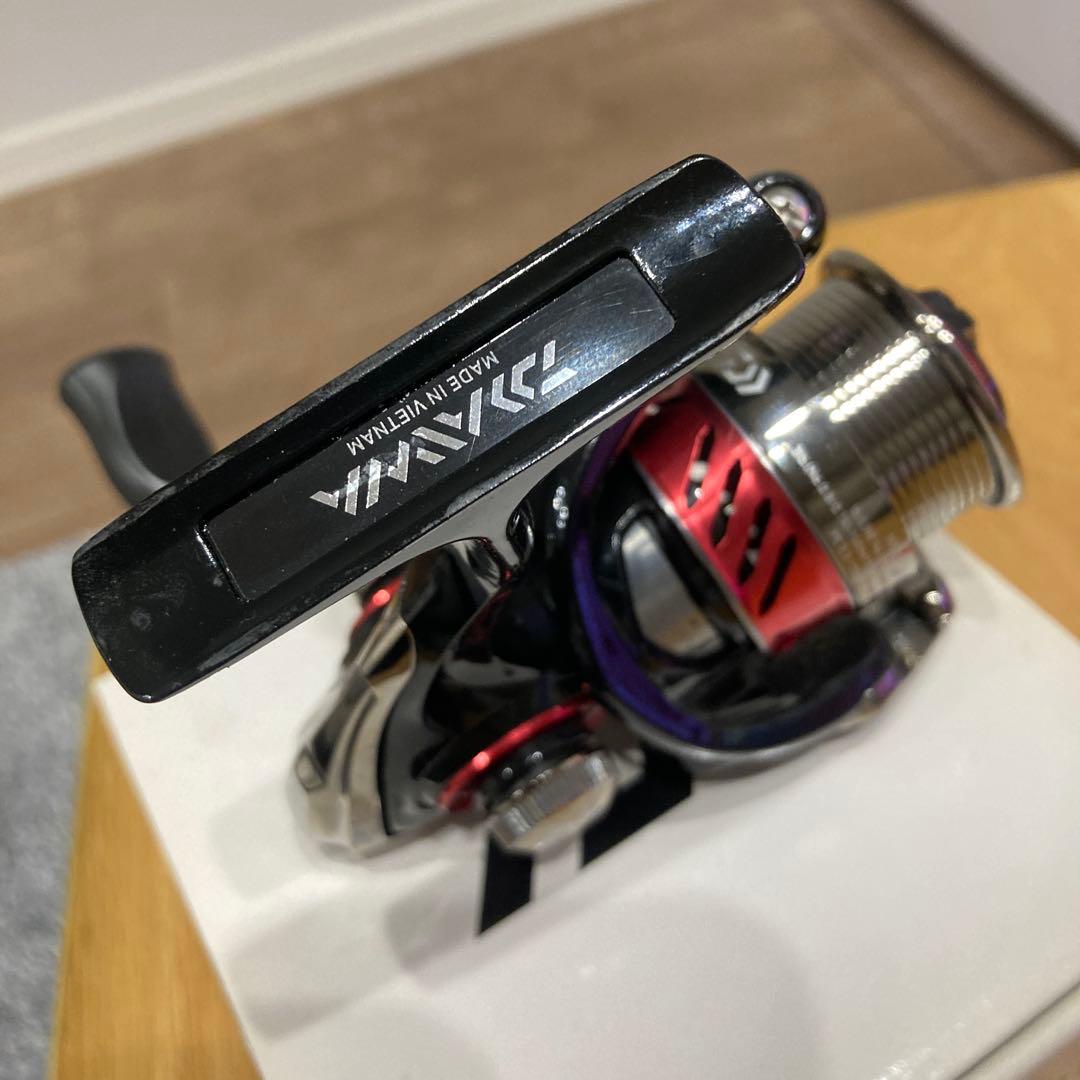 月下美人　ダイワ　MX 2004 スピニングリール 黒/赤