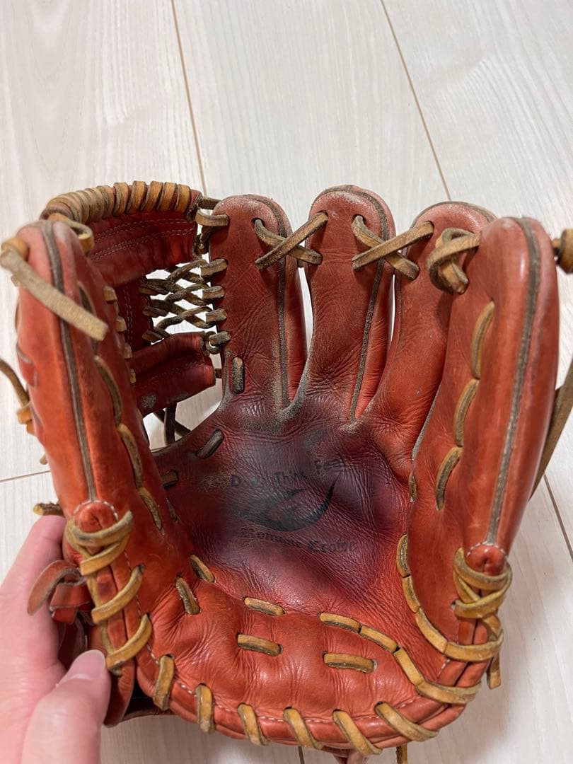 Romane Crowe 硬式グローブ 収納袋付き　内野手