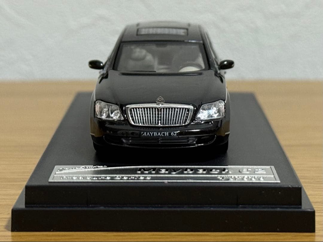 メルセデス マイバッハ 1/64 Mercedes Maybach62 ミニカー
