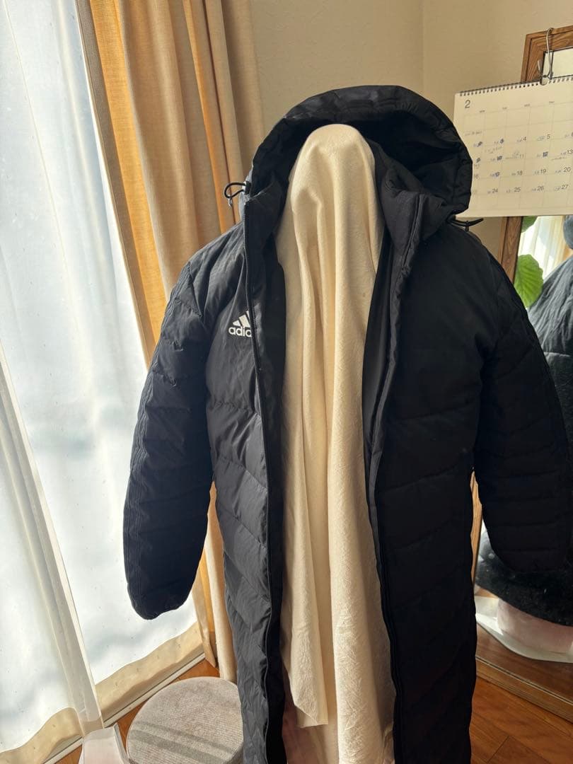 adidas ブラック ダウン ベンチコート