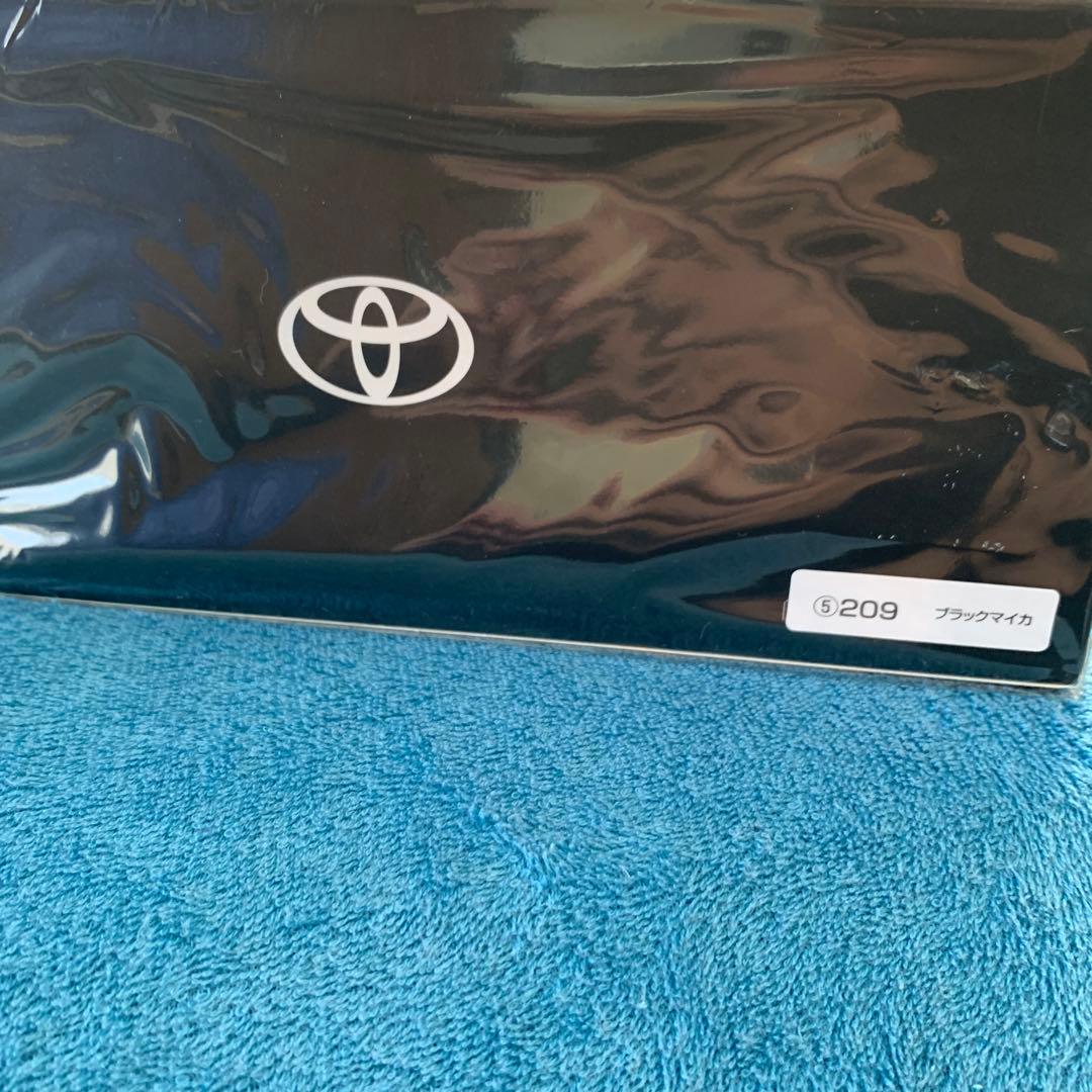 1/30ミニカーカローラクロス　マイナーチェンジ後ブラックマイカ