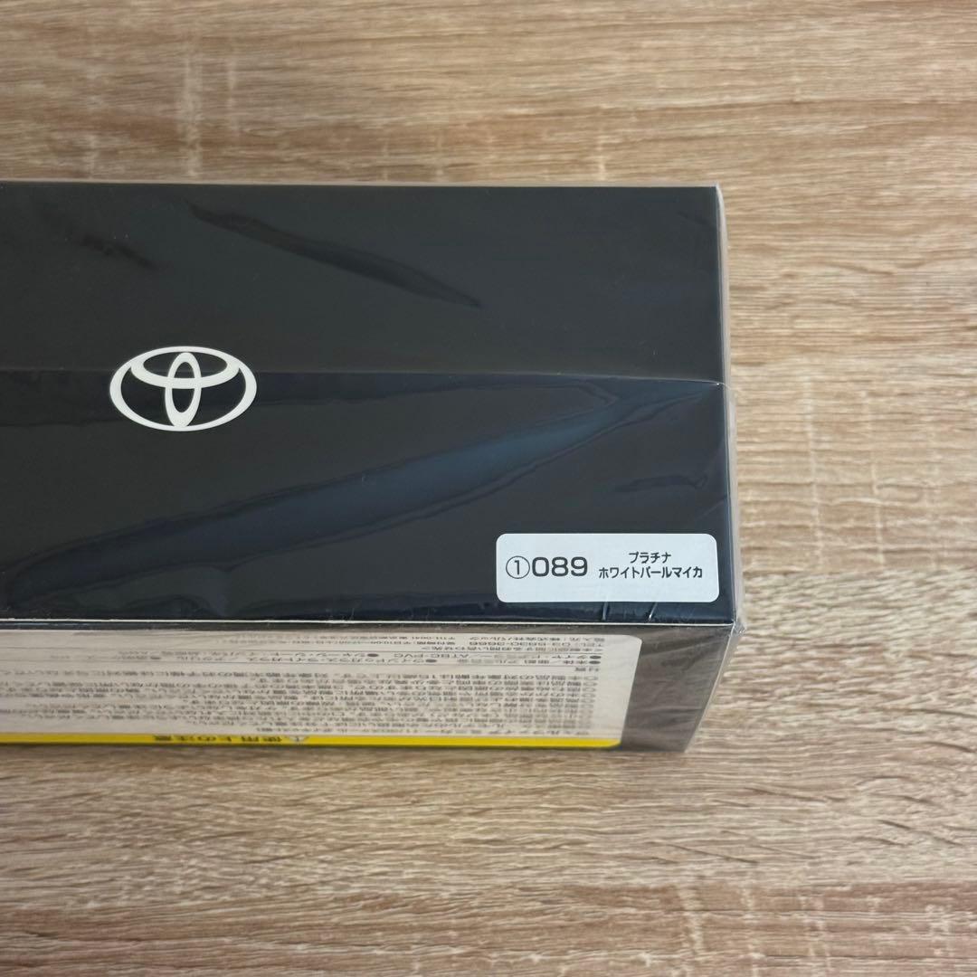 【非売品】トヨタ ヴェルファイア プラチナホワイトパール 1/30 ミニカー