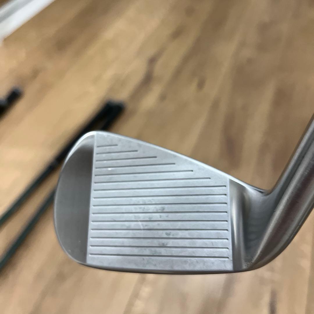 ゼクシオ　エックスアイアン　２０２２　カーボンシャフト　ダンロップ ゴルフ