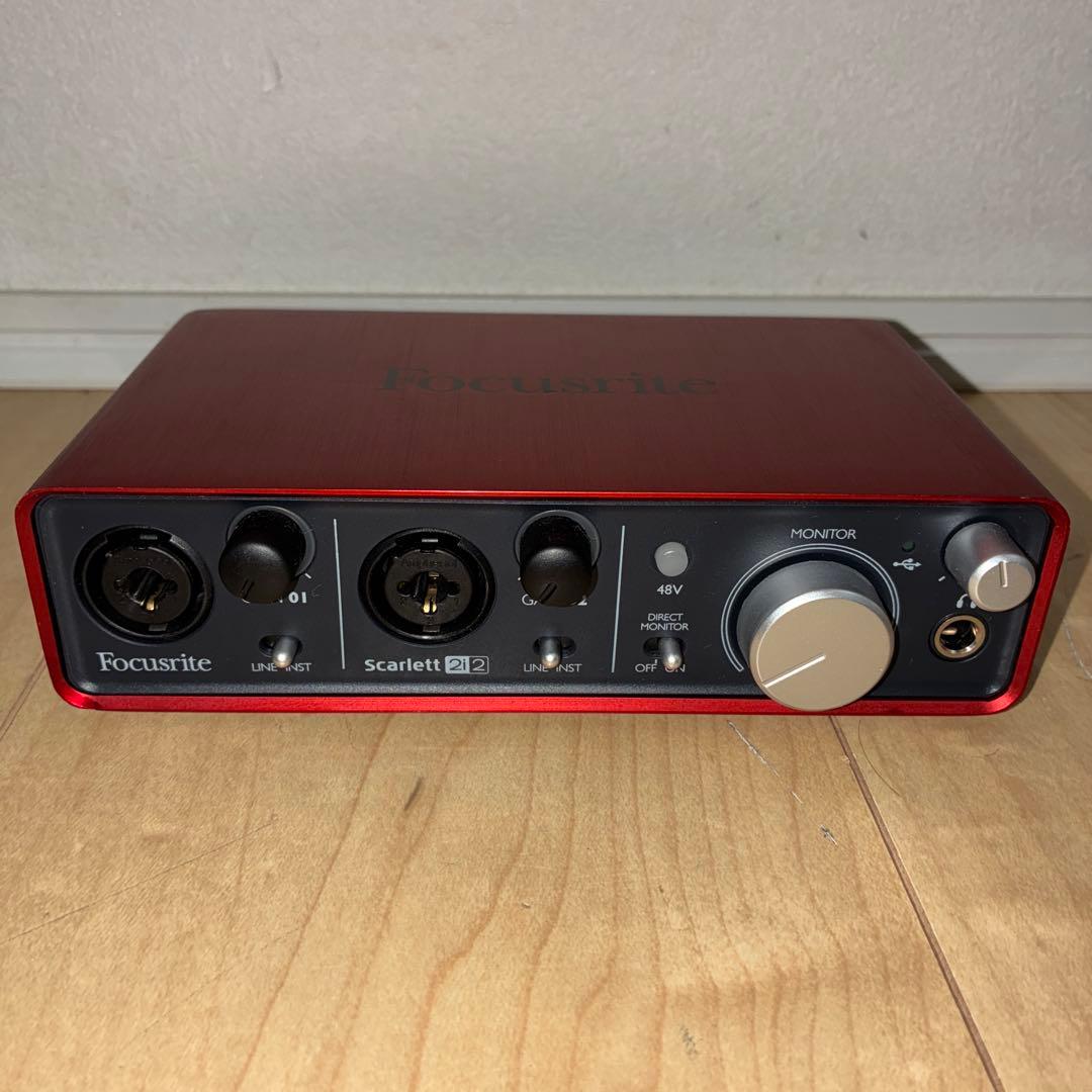 Focusrite Scarlett 2i2 1st gen USBケーブル付き