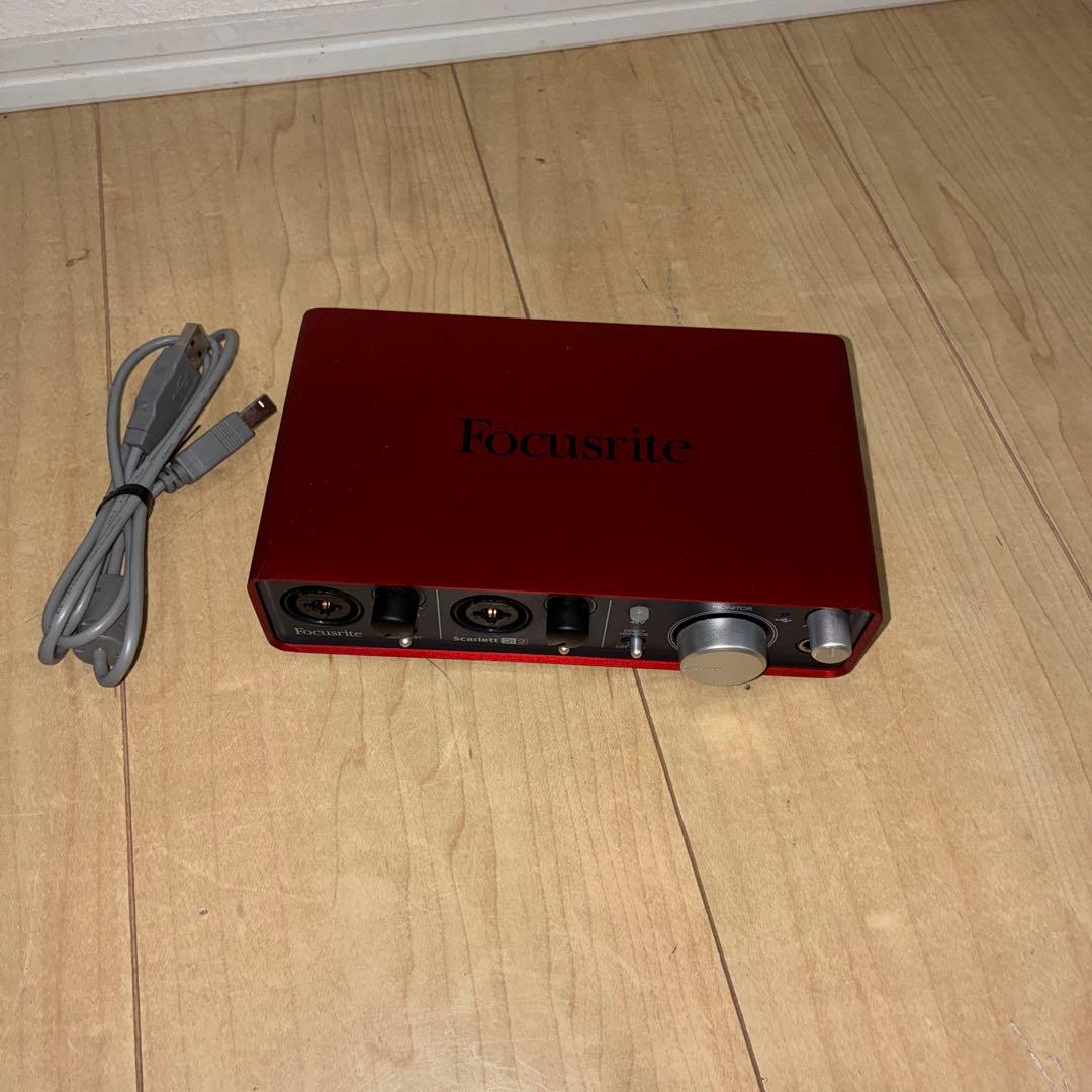 Focusrite Scarlett 2i2 1st gen USBケーブル付き