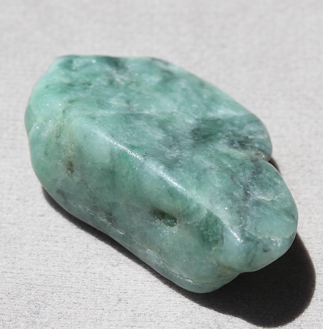 ［極上の海中翡翠］高透過 糸魚川翡翠 海石 原石 25.4g