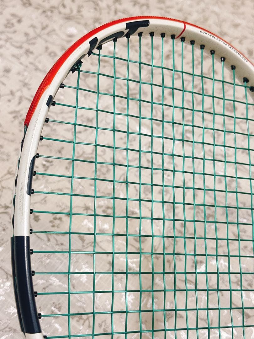 Babolat ピュアストライク テニスラケット　　グリップ２