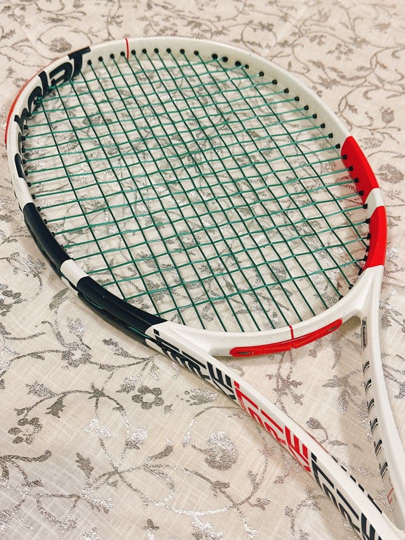 Babolat ピュアストライク テニスラケット　　グリップ２