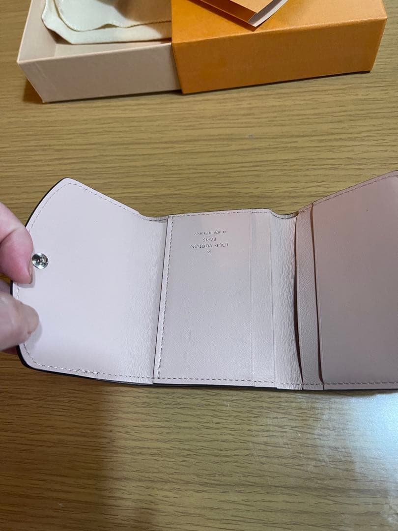 ルイヴィトン　三つ折り財布　ポルトフォイユ　イリスXS