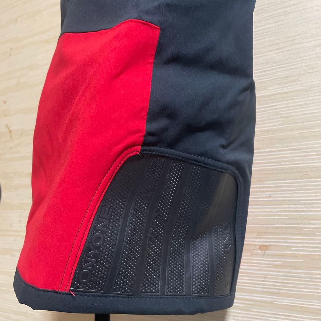 ONYONEスキーウェア パンツ黒/赤