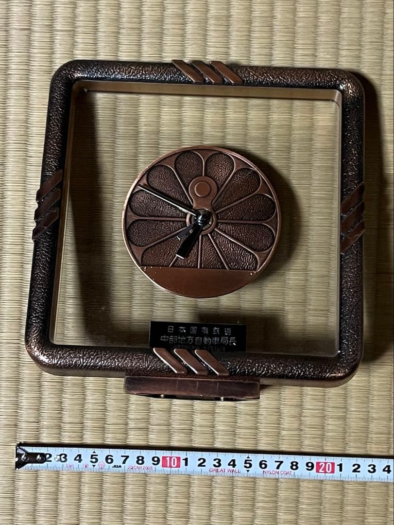 国鉄時代の記念品！ ツバメマーク入りの灰皿と、時計の置物の２セットです！