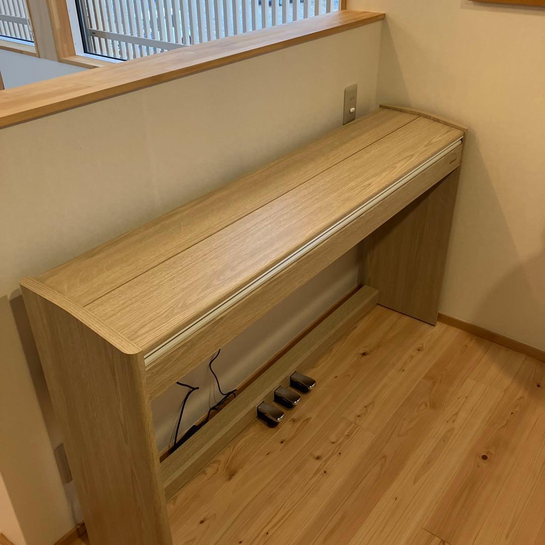 2025年製12月購入ほぼ新品送料込みローランドRoland F701-LA