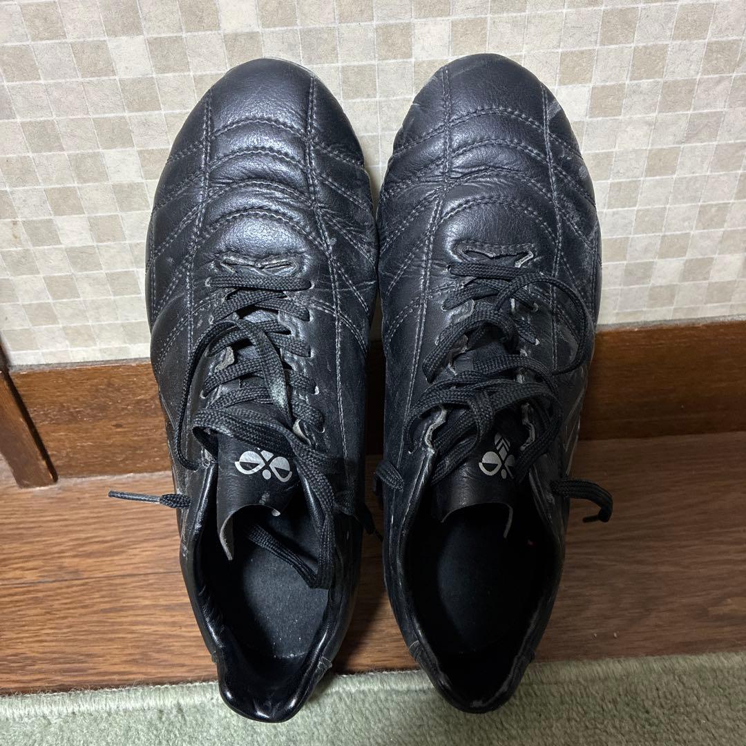 VORRAT ブラックサッカーシューズ