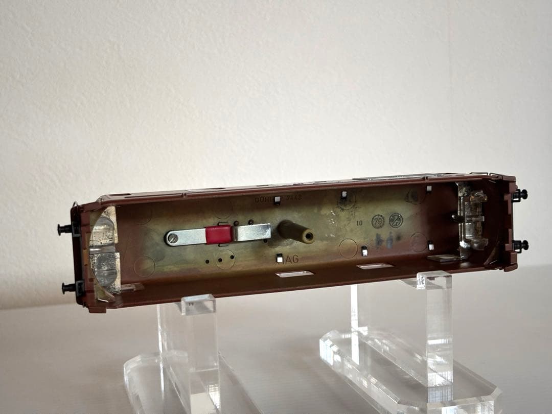 スイス　HAG社　HOゲージ　BLS Ae 4/4（261）　ボディ