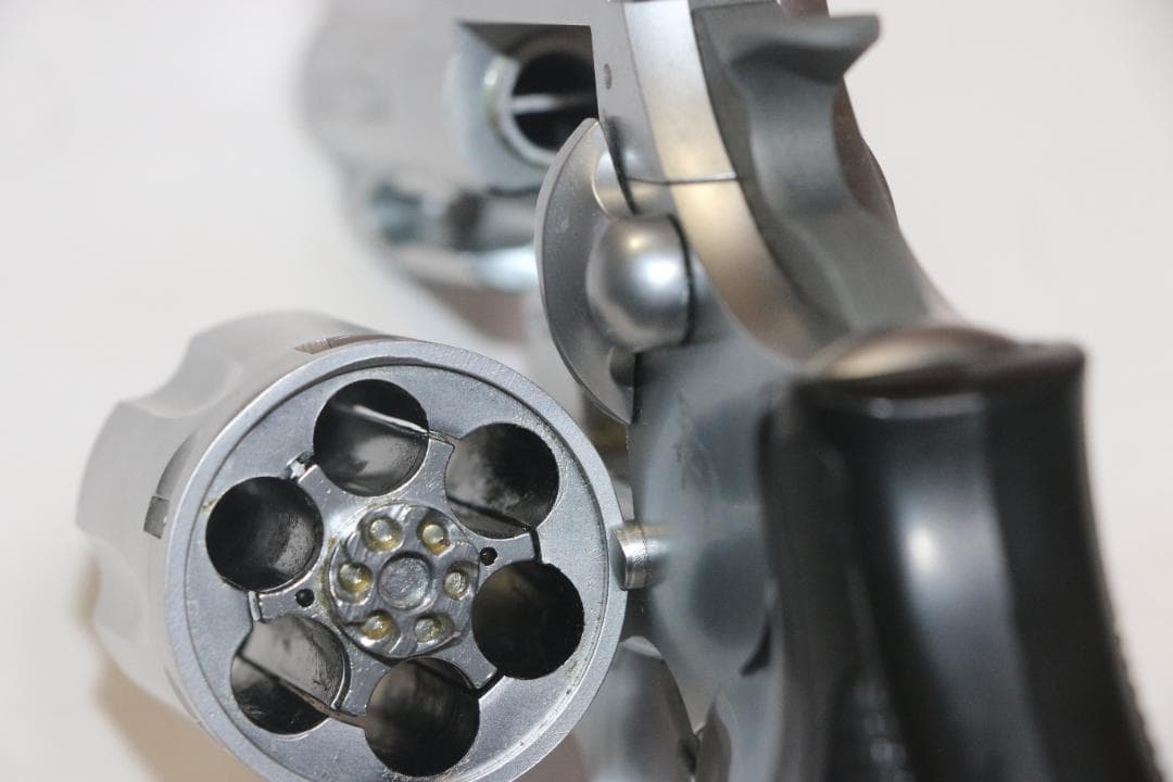 KSC製ＨＷ樹脂モデルガン コルト・キングコブラ　銀2.5インチ　ＳＰＧ合法品