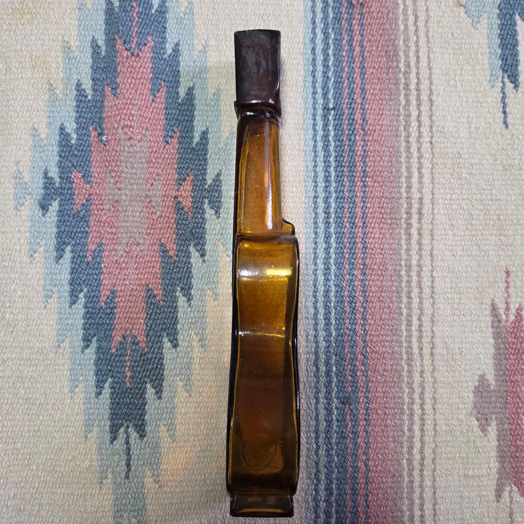 1960s スペイン製 ギター型 ヴィンテージレトロアンバーガラスボトル