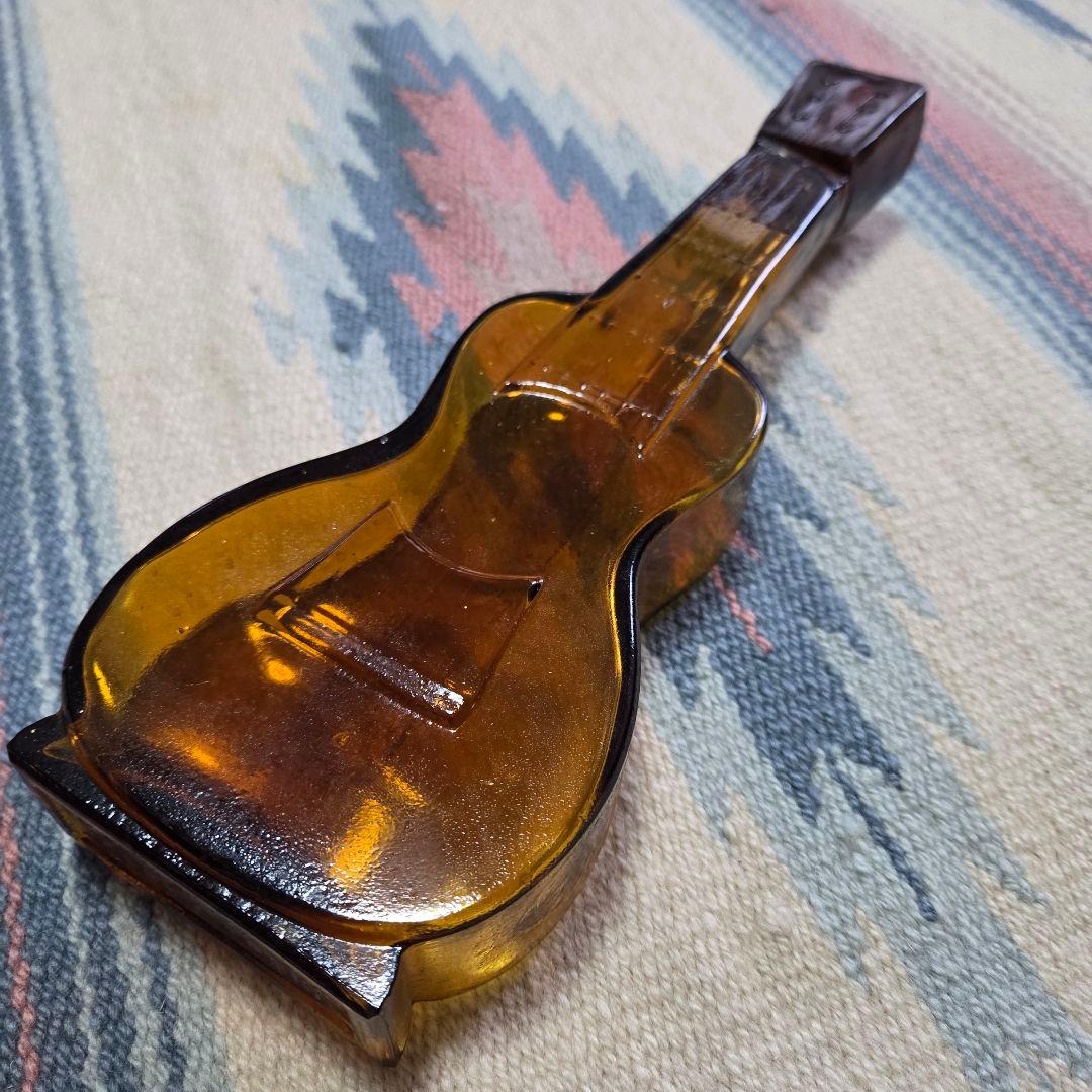 1960s スペイン製 ギター型 ヴィンテージレトロアンバーガラスボトル