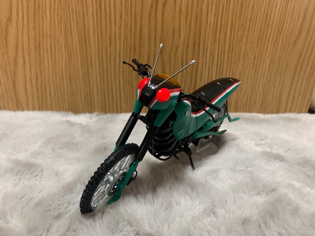 【未開封】フィギュアーツ真骨彫と組合せ可！仮面ライダーブラックバトルホッパー模型