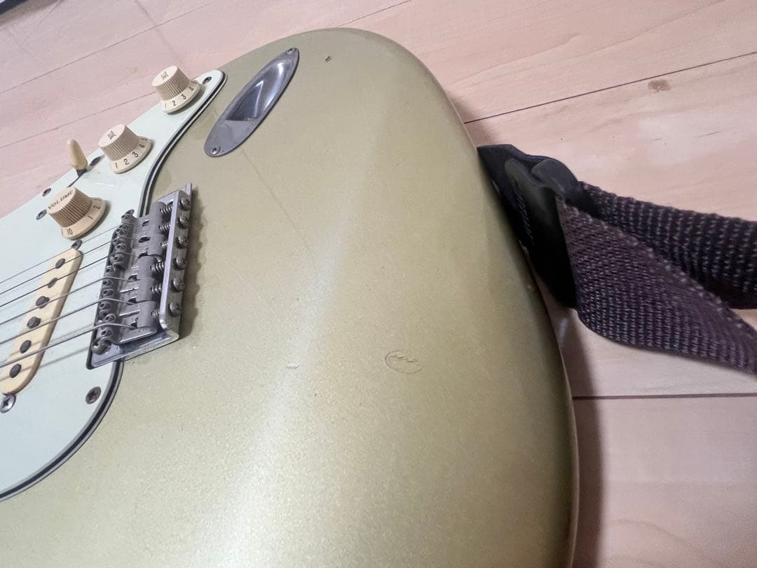 Fender Japan Stratocaster ゴールド