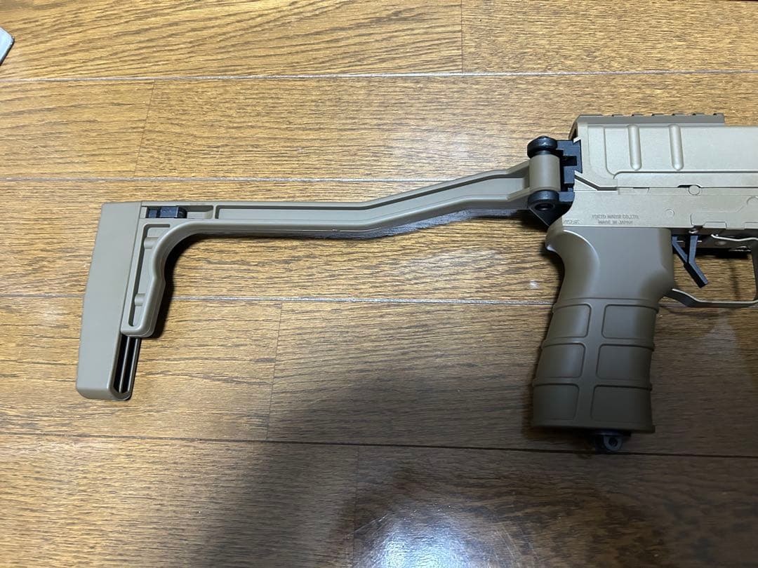 東京マルイ　スコーピオンmodタンカラー 電動ガン 260連マガジン付