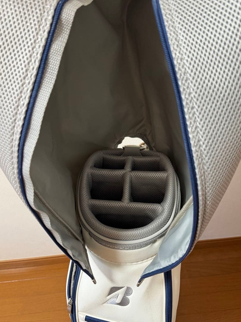 （美品）ブリヂストン キャディバッグ レディース　ホワイト/ネイビー（送料込み）