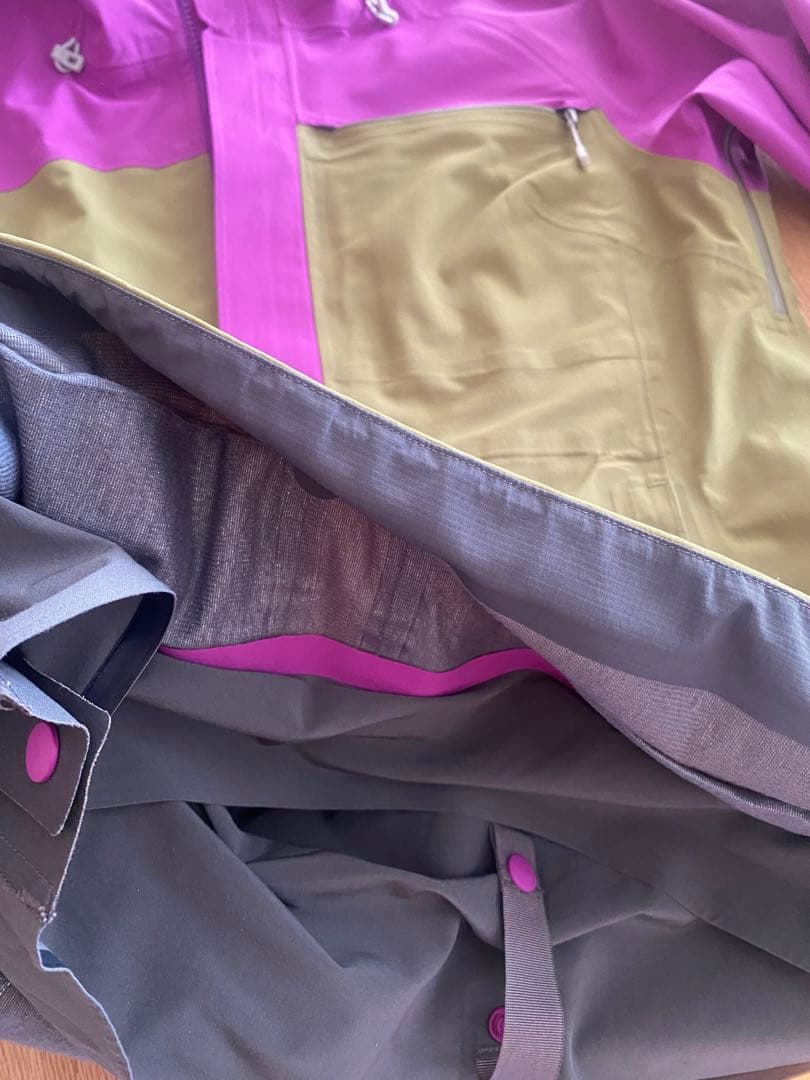 パタゴニア　ゴアテックス　　スノボーウェア　recco