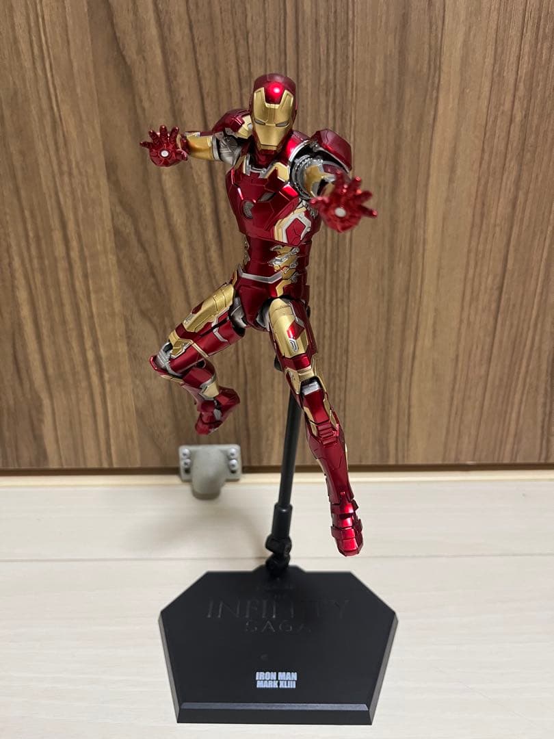 threezero hottoys アイアンマン ガントレット