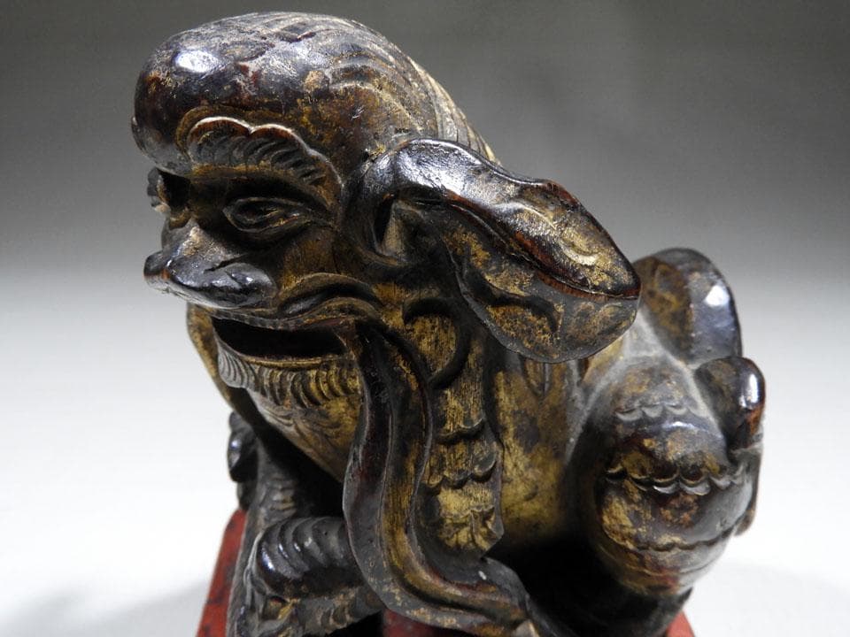 ●時代物 古木の彩色木彫 個性的 趣き 唐獅子 珍品 箱入 高さ14.5cm程度