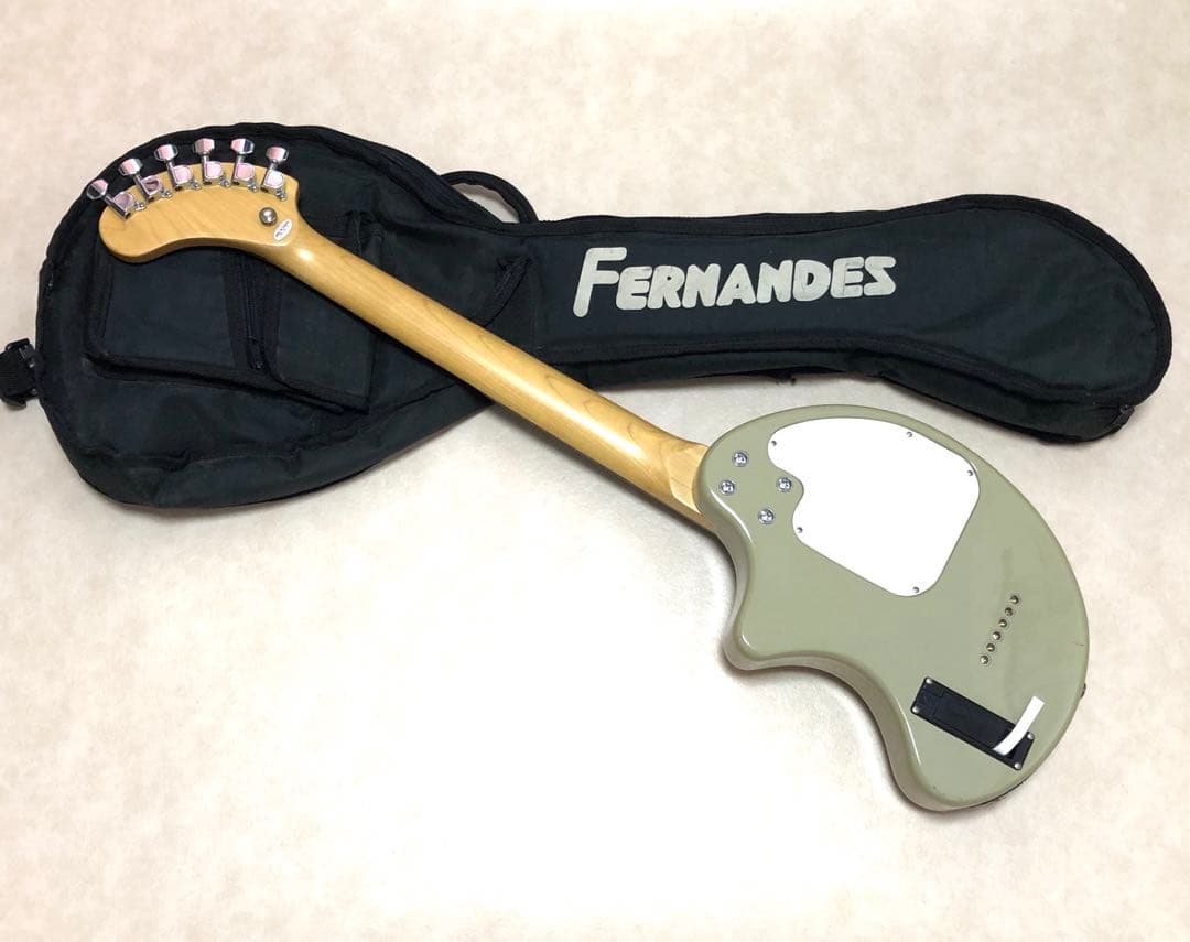 【美品】ZO-3 グレー アンプ内蔵ミニギター ディストーションSW付 ケース