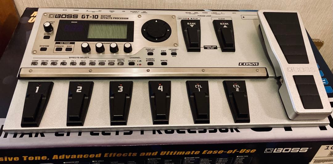 BOSS / GT-10 +キャリングケース付き中古美品!