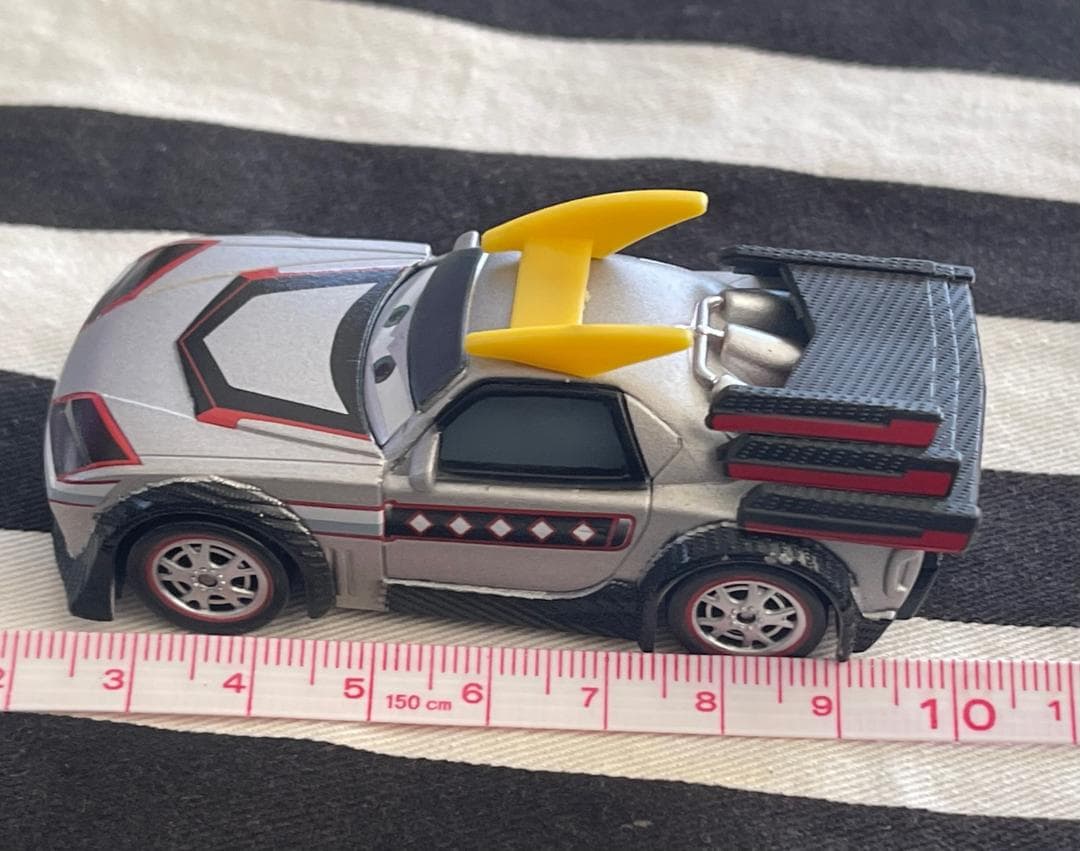 新品非売品　カーズ ミニカー　カブト　メーターつくり話　暴走族カー