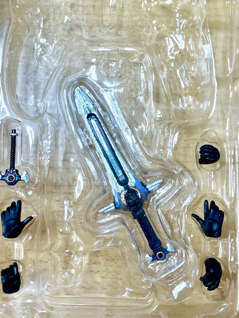 【美品】フィギュアーツ 仮面ライダービルド トライアルフォーム グレートクローズ